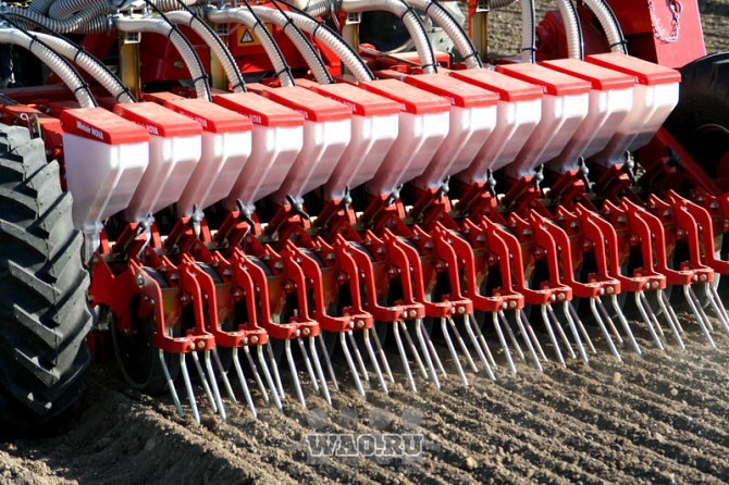 Овощная сеялка Kverneland Miniair Nova 16 Воронеж - изображение 1